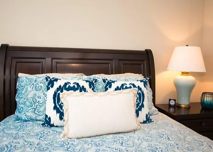 Coastal-inspired With A Pool-view Balcony & Club Access * Coco
