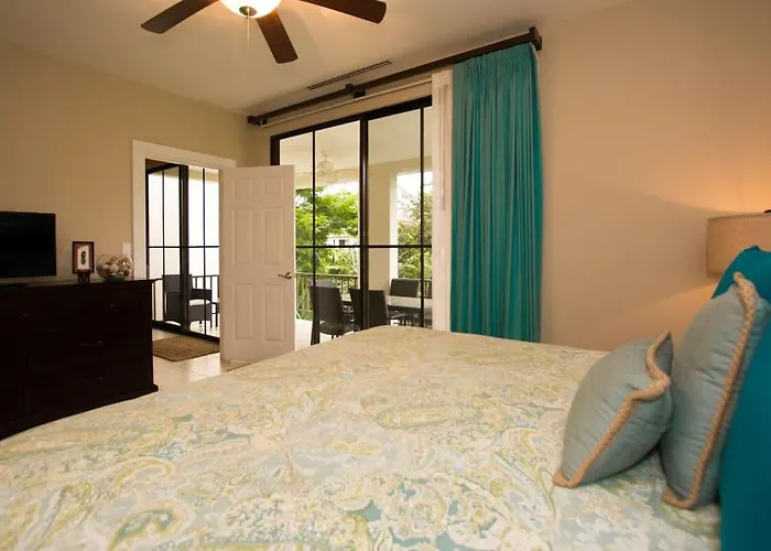 Coastal-inspired With A Pool-view Balcony & Club Access Appartement Coco