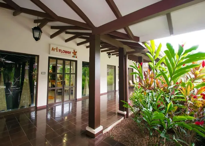 Appartement Coastal-inspired With A Pool-view Balcony & Club Access