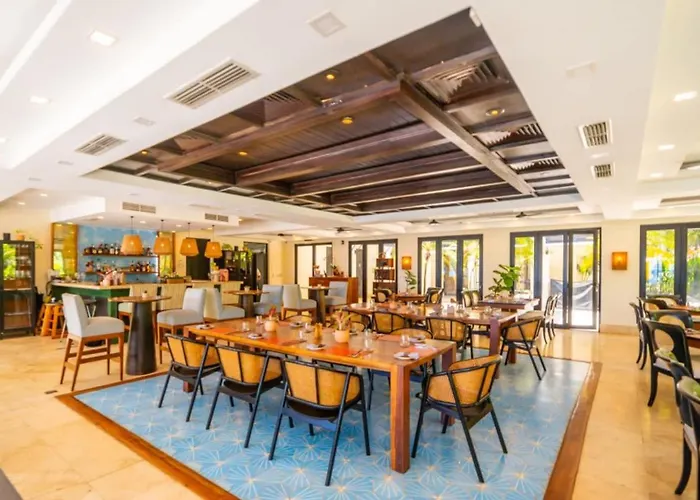 Coastal-inspired With A Pool-view Balcony & Club Access * Coco