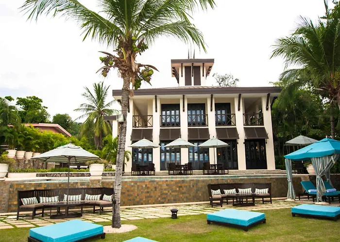 Coastal-inspired With A Pool-view Balcony & Club Access Apartamento