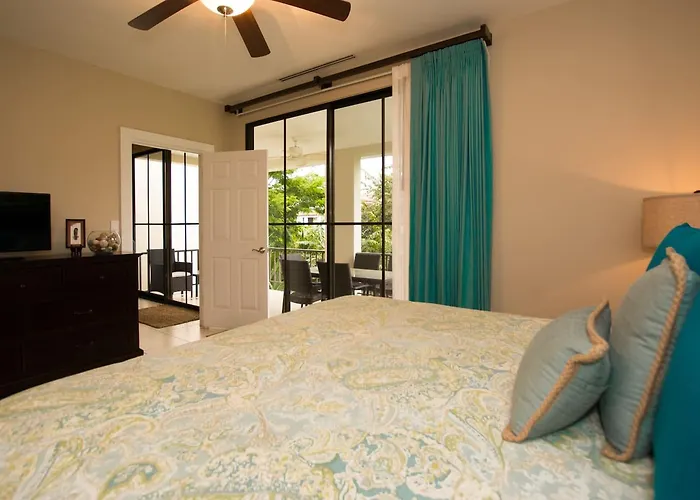 Coastal-inspired With A Pool-view Balcony & Club Access Apartamento